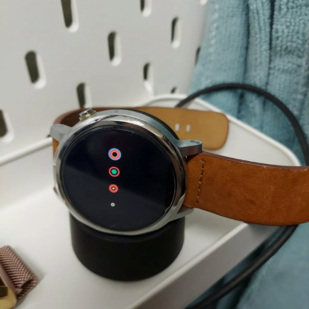 Motorola moto 360 version 2